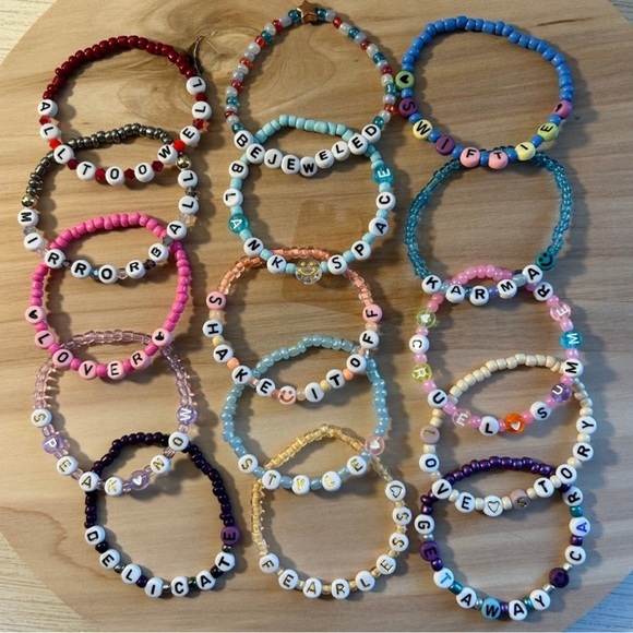 Custom Taylor Swift Friendship‎ bracelets - Picture 4 of 9